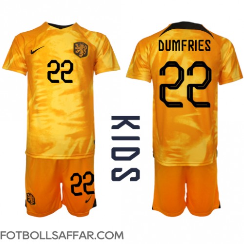 Nederländerna Denzel Dumfries #22 Hemmadräkt Barn VM 2022 Kortärmad (+ Korta byxor)